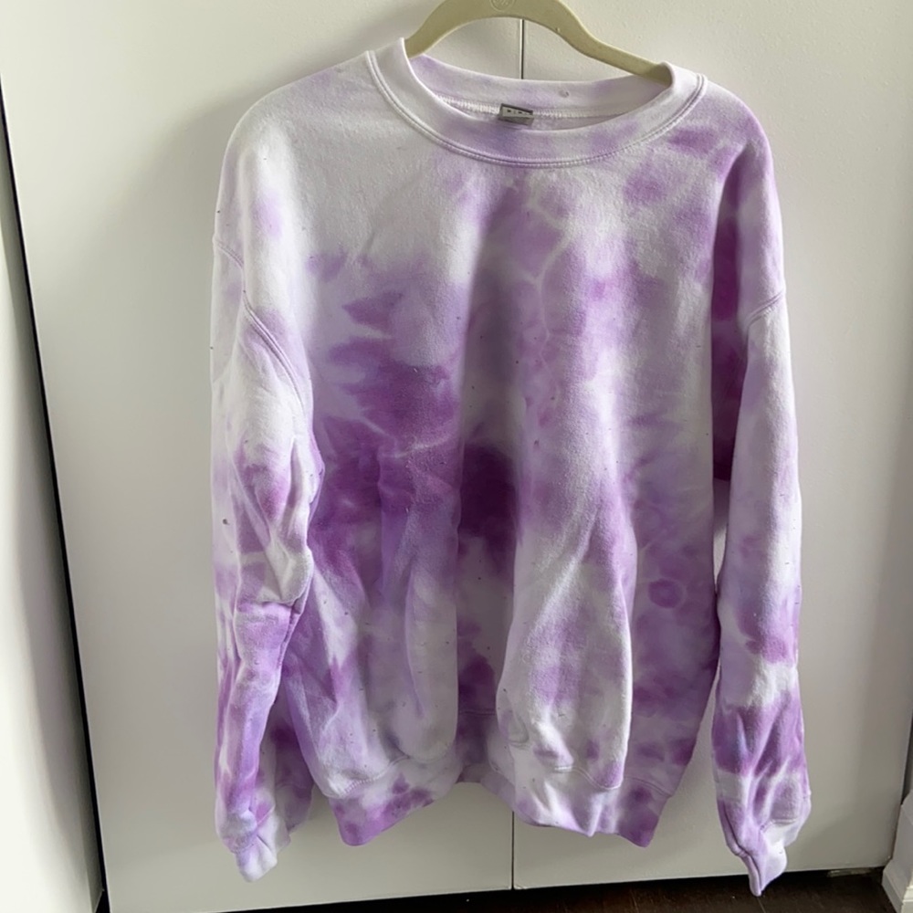 Gildan purple tie dye sweatshirt